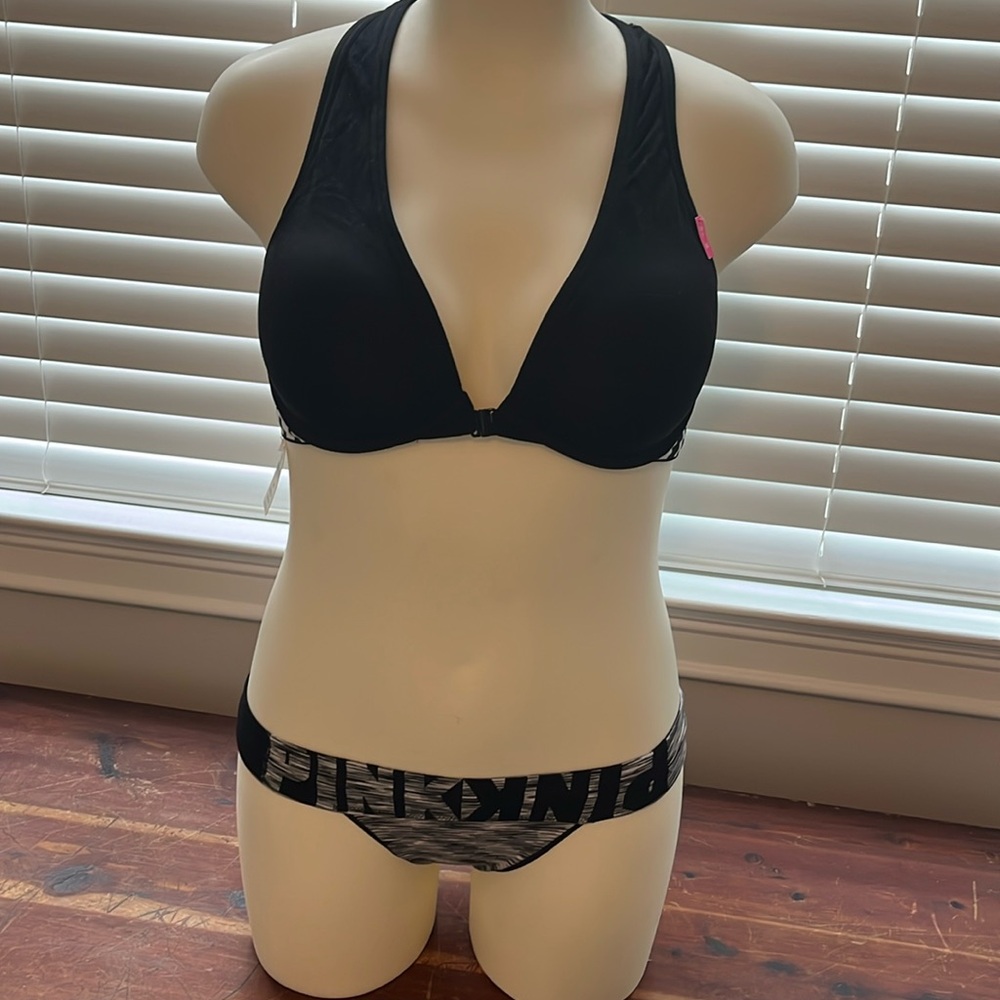 Victoria’s Secret Pink front close bra with panty